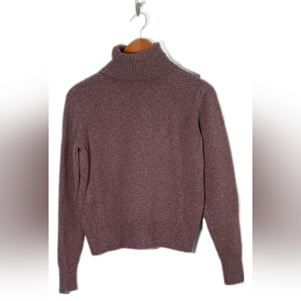 TARGET WHO WHAT WEAR Women's Turtleneck Sweater. Size Medium.